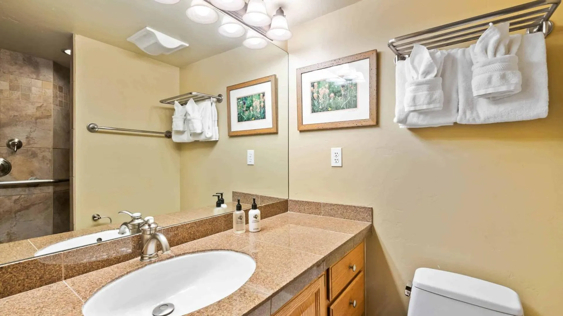 Apartment At Lionshead 406