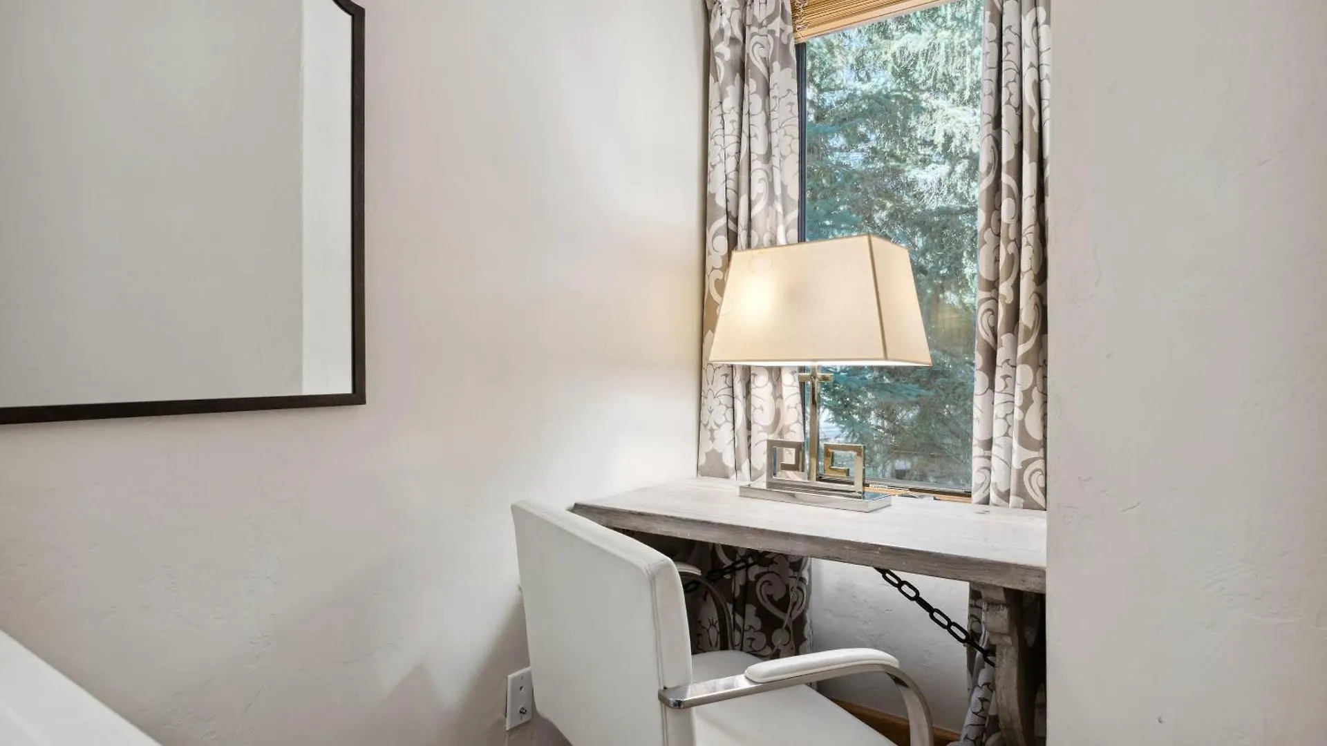 Apartment At Lionshead 210a