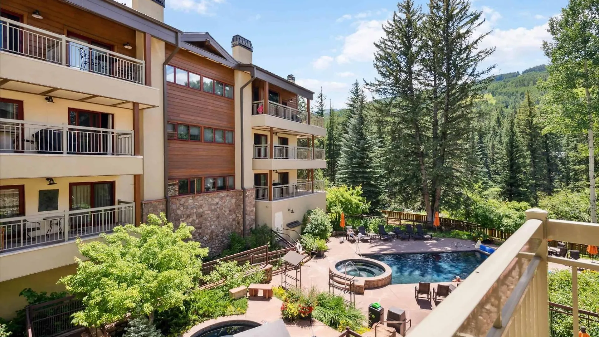 Apartment At Lionshead 208 *