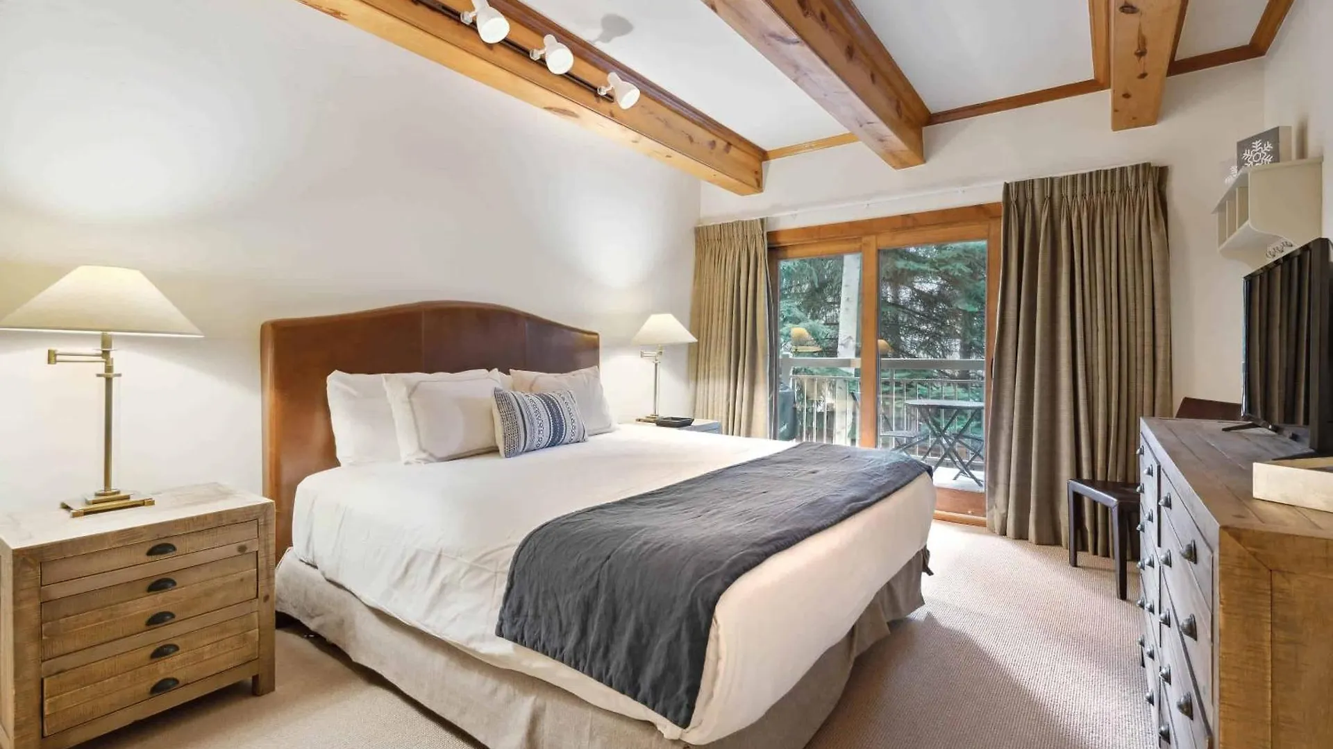 Apartment At Lionshead 120a