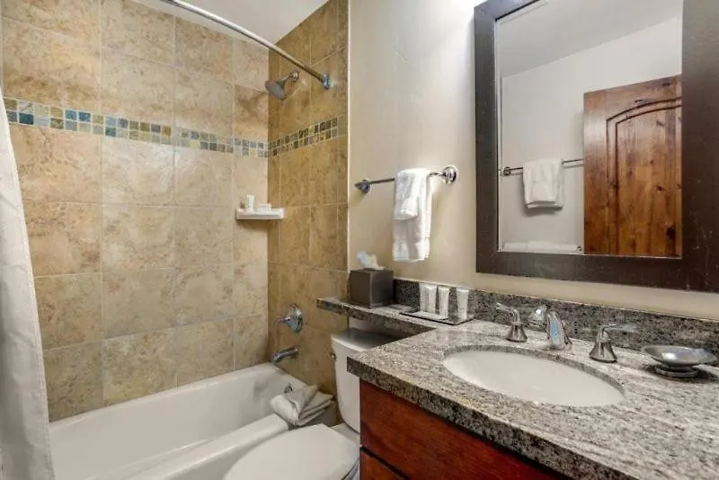 Apartment In, Out 1 Bedroom At The Eagle Bahn Gondola Vail