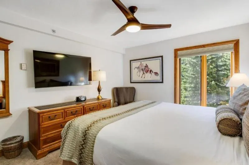 Luxury Mountain Residence: Ski-in/ski-out In Lionshead Village Apartment