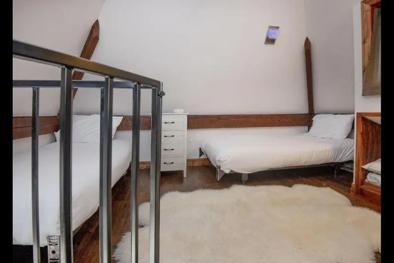 3 Bedroom In The Heart Of Village - Bridge Street Apartment *