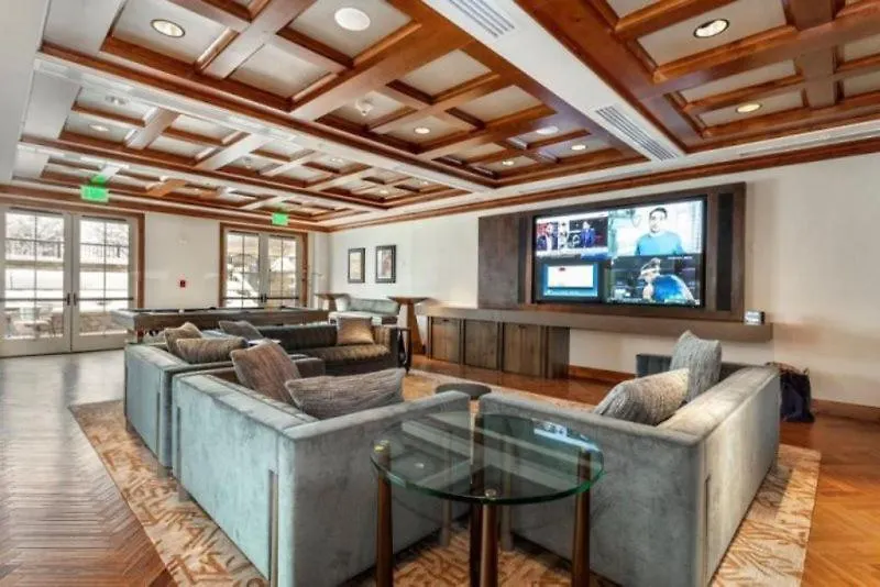 Platinum Ritz-carlton 3 Bedroom Mountain Just One Block From The Eagle Bahn Gondola
