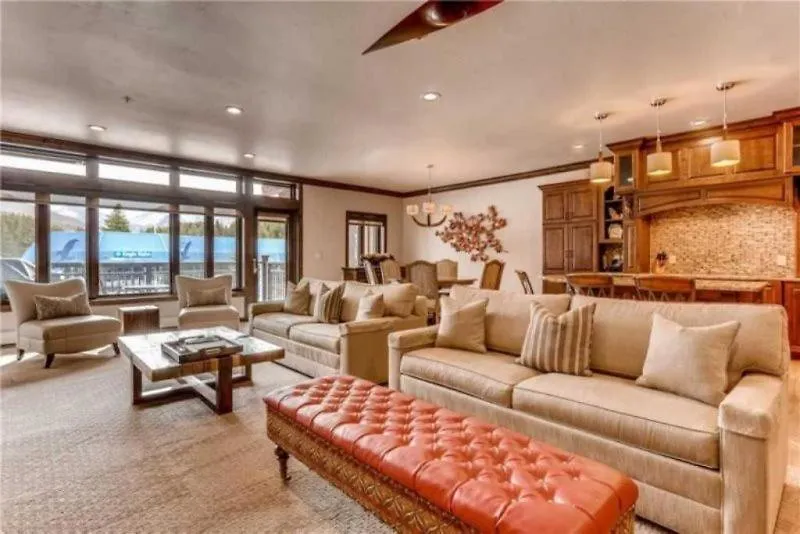 Lionshead Alpine Lodge: Ski-in/ski-out With Heated Pool