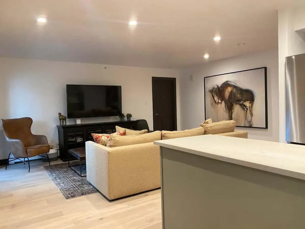 3bdr In The Heart Of Lions Head Locker *