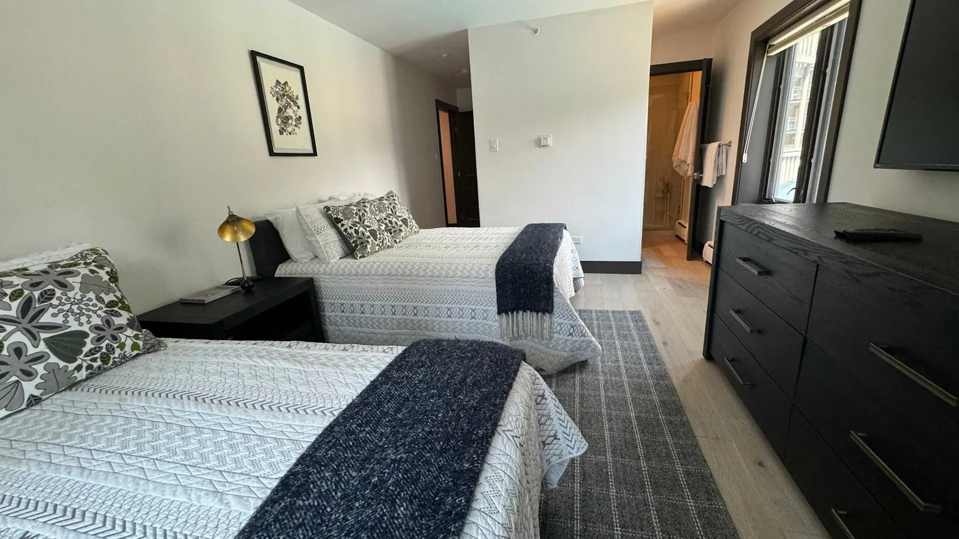 3bdr In The Heart Of Lions Head Locker *