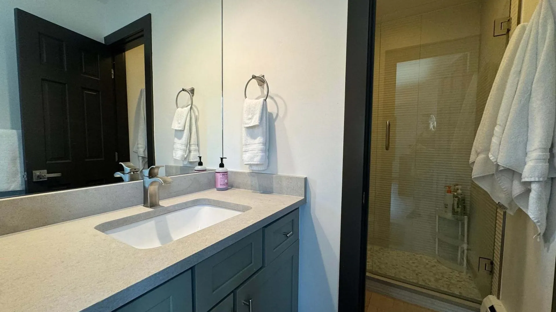 Apartment 3bdr In The Heart Of Lions Head Locker