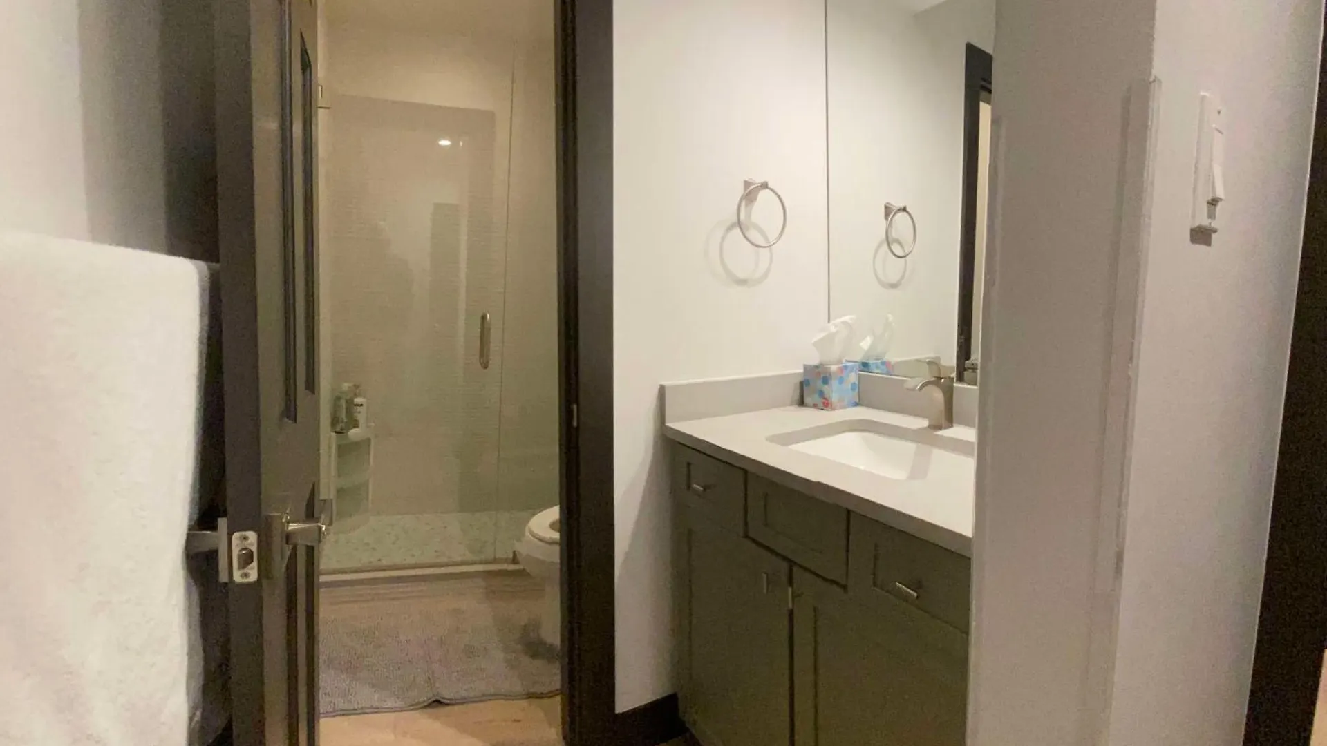 3bdr In The Heart Of Lions Head Locker *