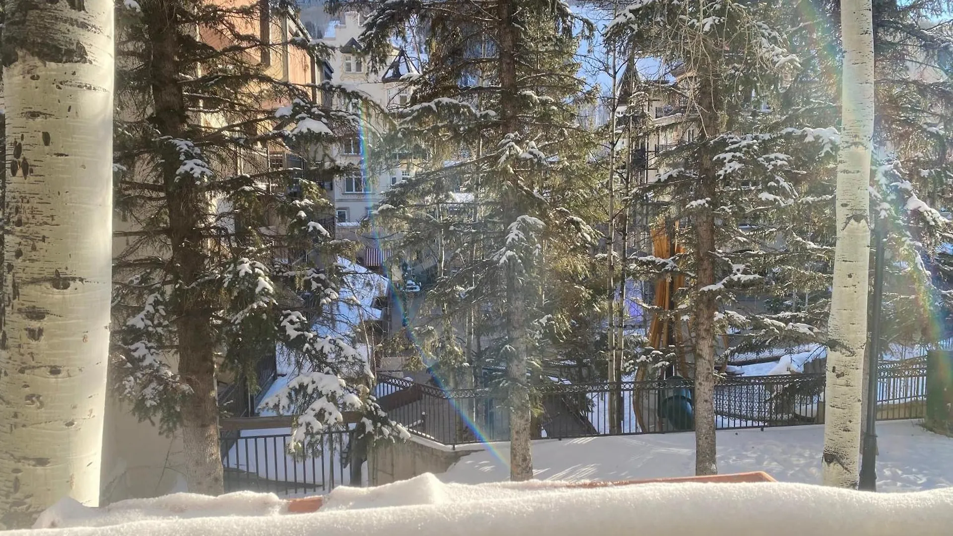 3bdr In The Heart Of Lions Head Locker *
