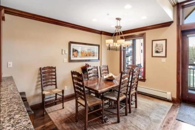 Apartment In, Out 3 Bedroom At The Eagle Bahn Gondola With Slopeside Pool