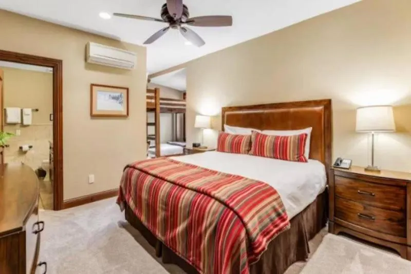 In, Out 3 Bedroom At The Eagle Bahn Gondola With Slopeside Pool Vail