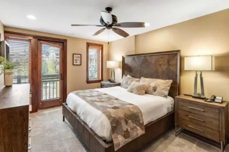 In, Out 3 Bedroom At The Eagle Bahn Gondola With Slopeside Pool * Vail