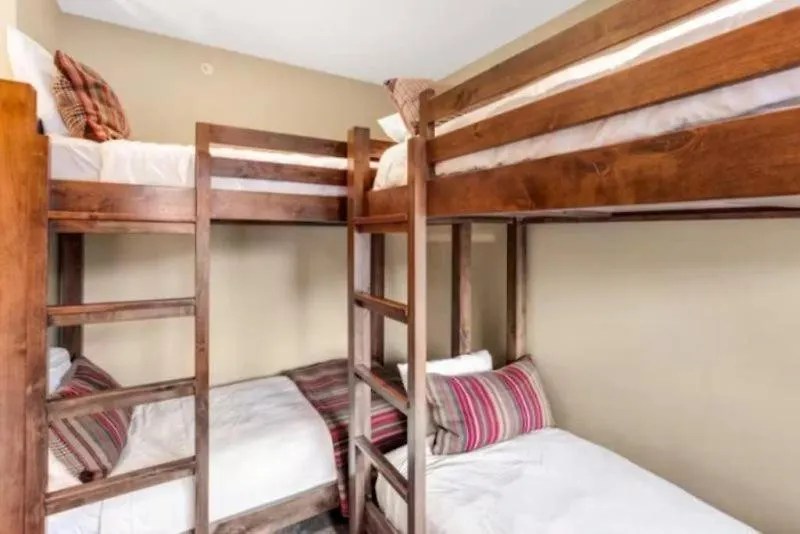 In, Out 3 Bedroom At The Eagle Bahn Gondola With Slopeside Pool Apartment Vail