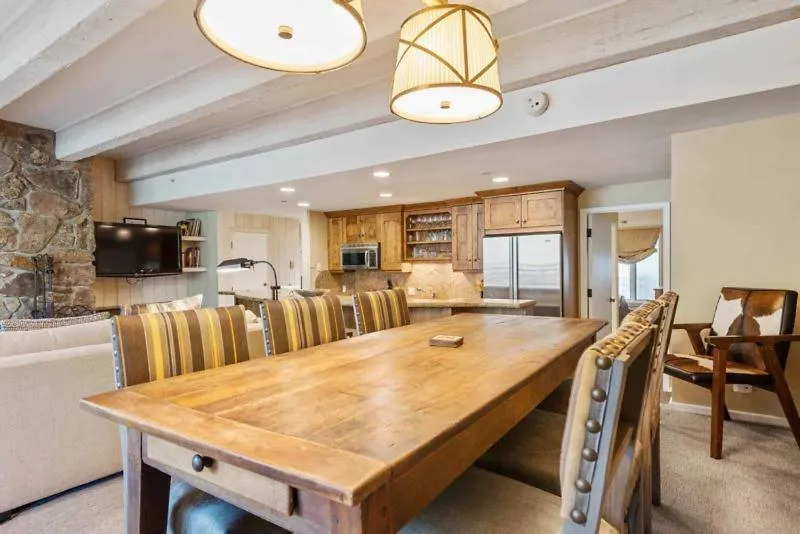 Village Center C2j By East West Hospitality