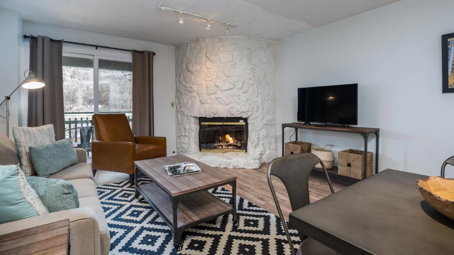 Hotel Evergreen At 3*