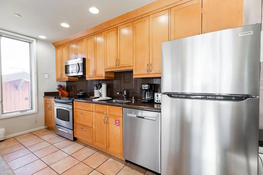 Apartment Village Center By Realty *