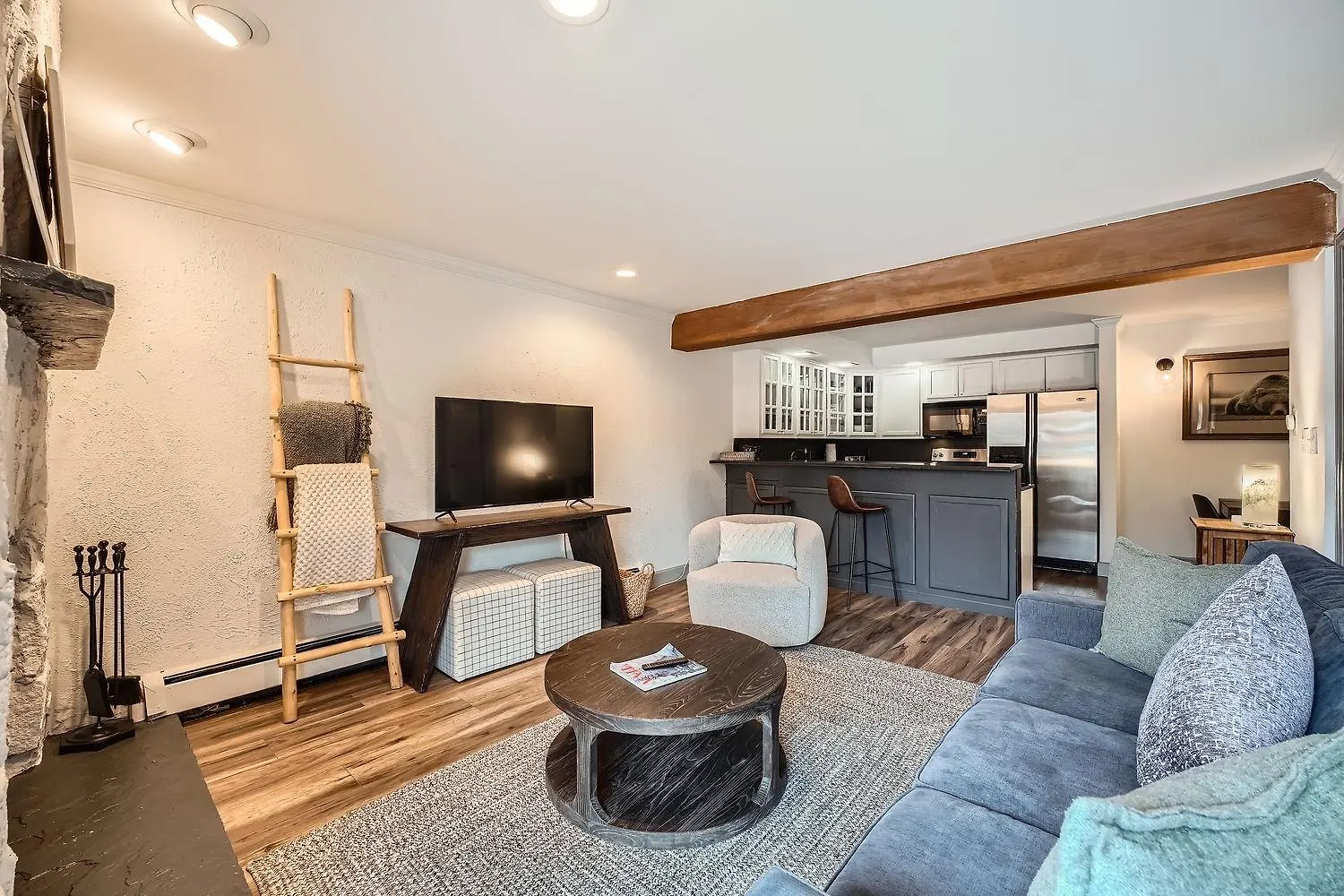 Snowlion 103 Apartment
