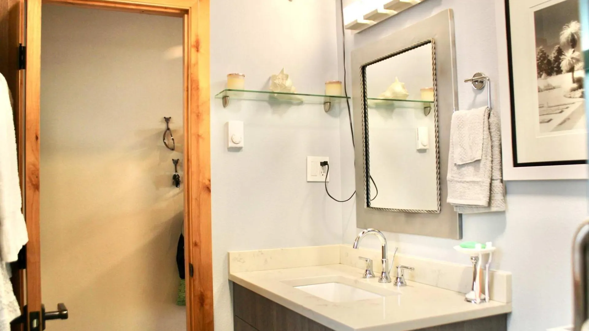 Apartment Modern Cabin-style Loft In On Shuttle Route