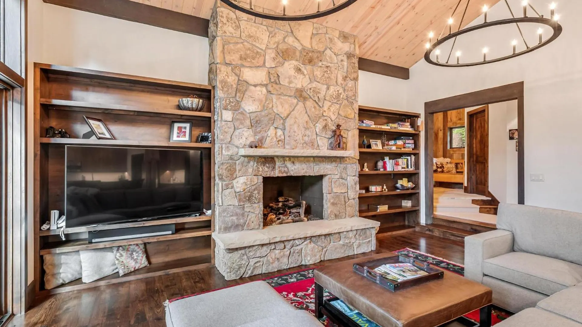 Private Ski-out Village In With Hot Tub * Vail