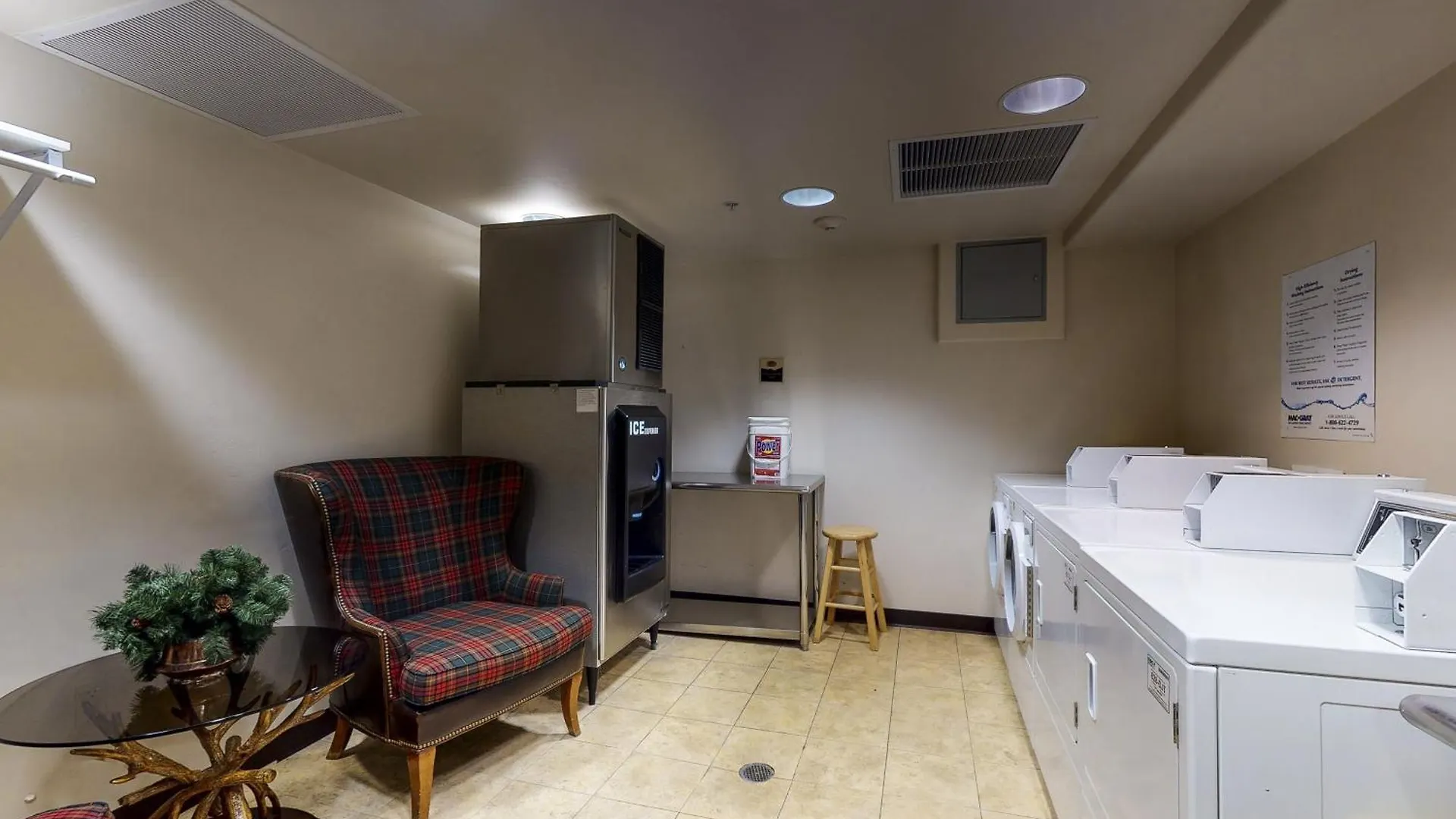 Lion Square South 650
