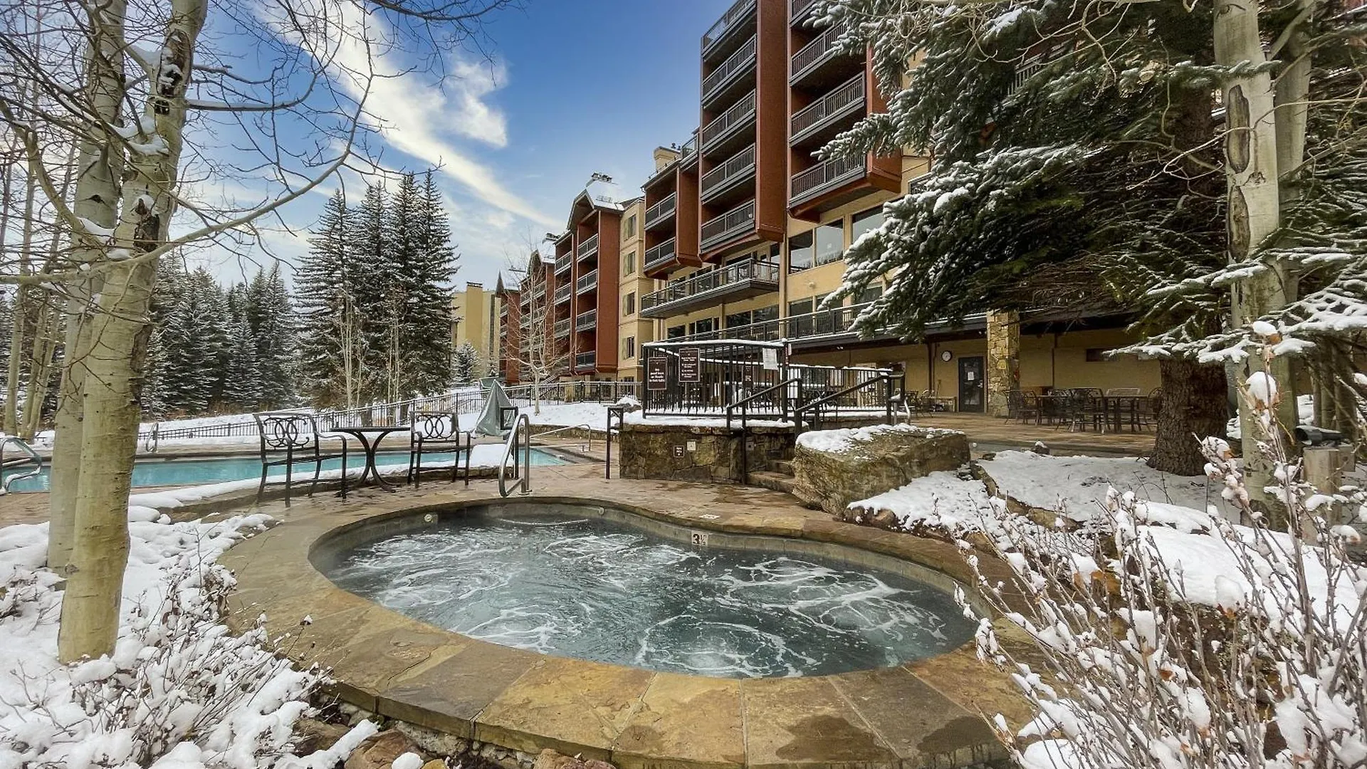 Lion Square South 650