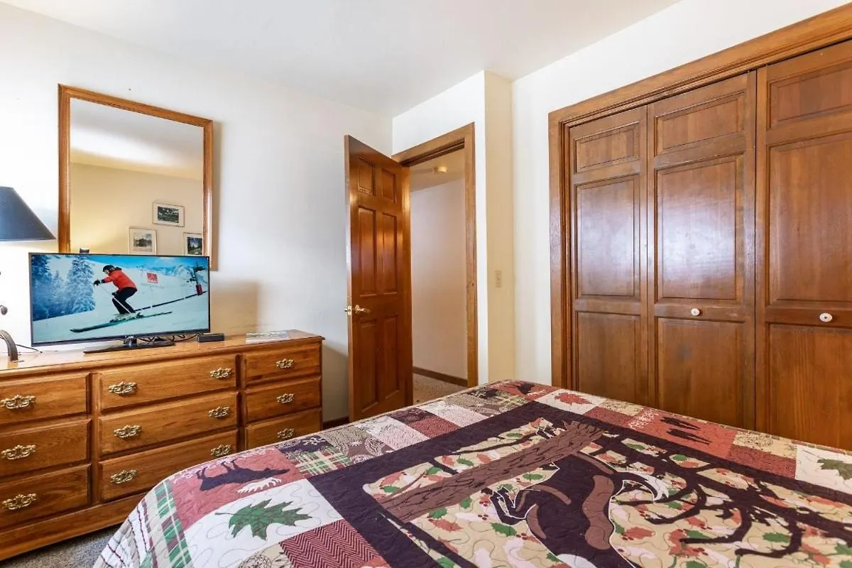 Wood Burning Fireplace, Walking Distance To Bike Path, Affordable Rates