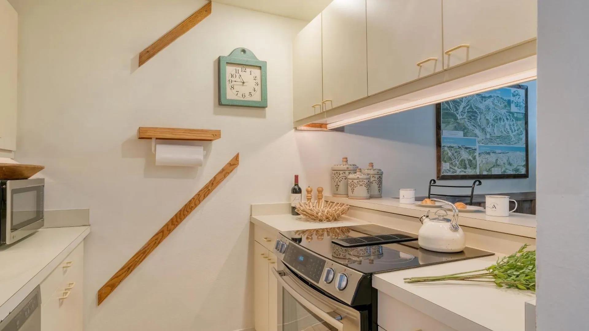 Vista Mountain Retreat W Balcony Views Near Village Holiday home Vail