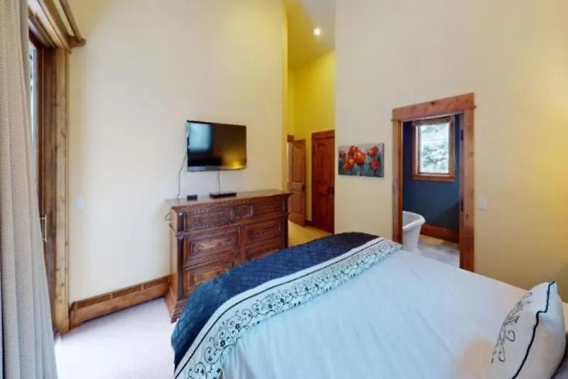 Holiday home 4 Bedroom Luxury Private In Vails Cascade Village With Mountain Views And Pool Access Vail