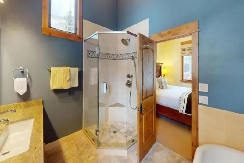 4 Bedroom Luxury Private In Vails Cascade Village With Mountain Views And Pool Access *