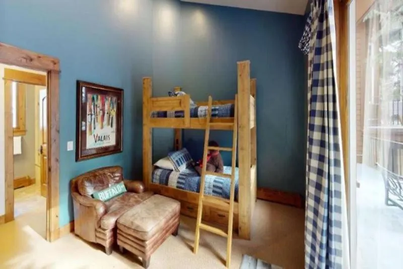 4 Bedroom Luxury Private In Vails Cascade Village With Mountain Views And Pool Access Holiday home