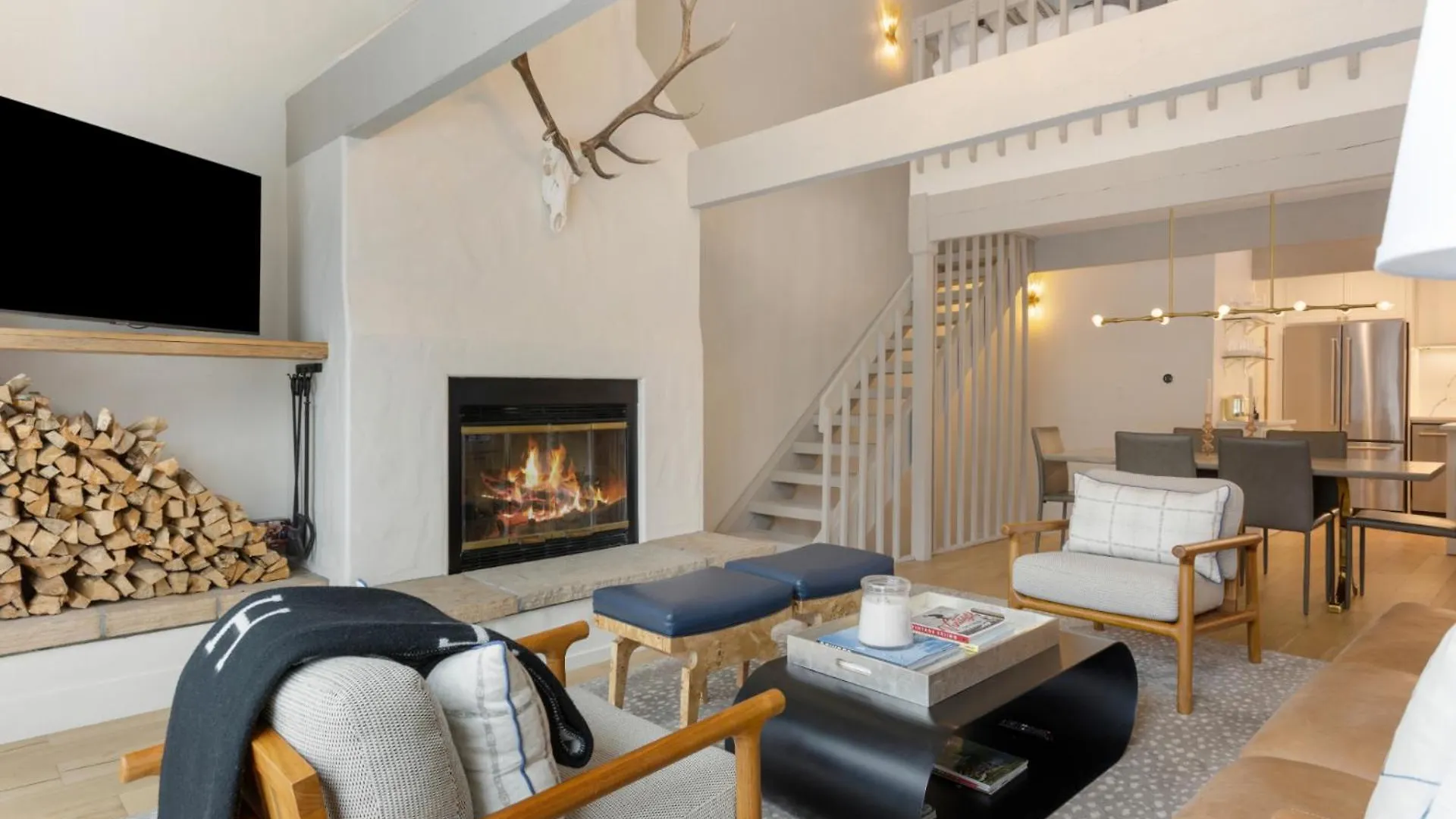 Novelle - Renovated, Chic Contemporary On Gore Creek With Hot Tub Vail