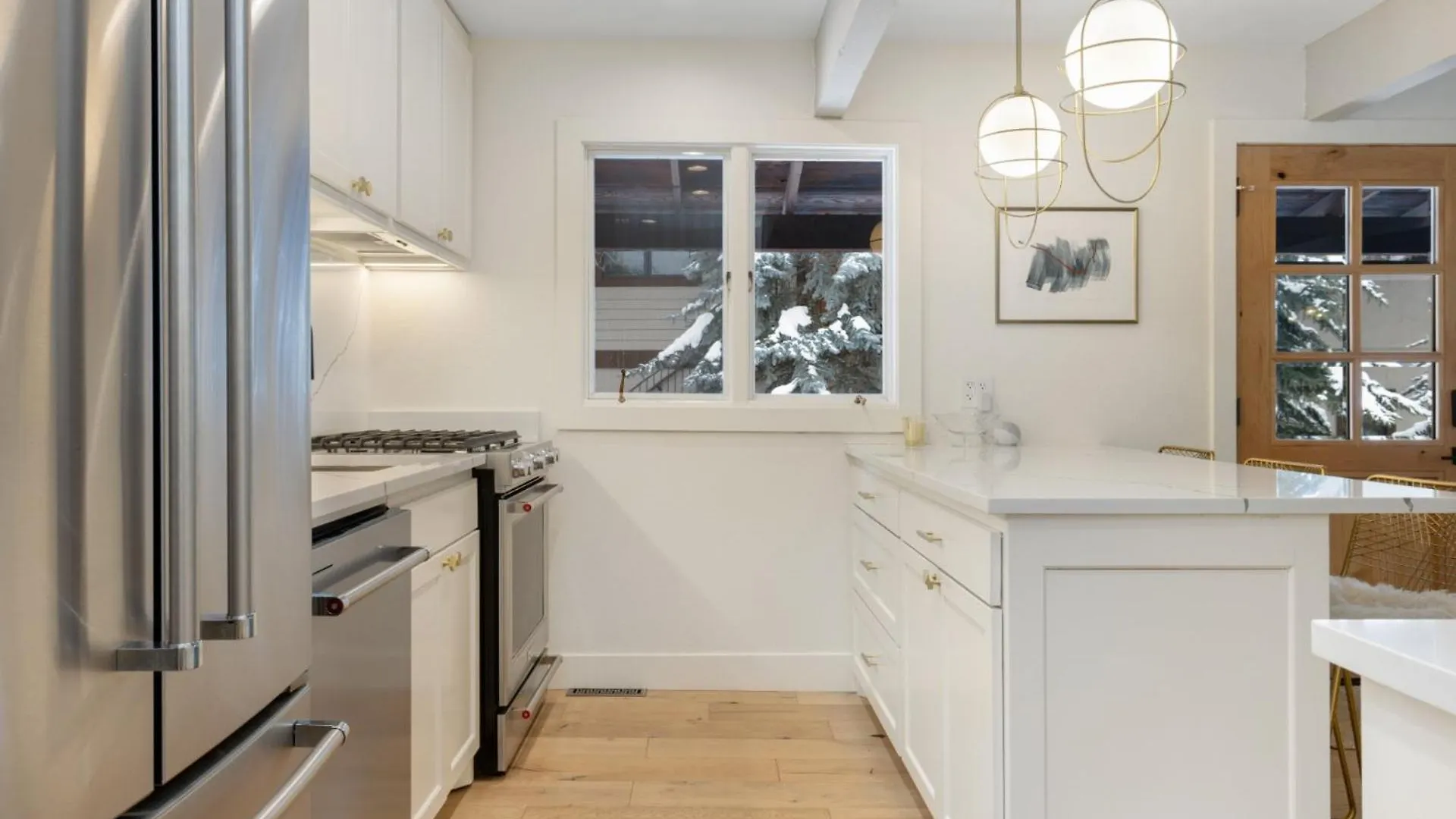 Novelle - Renovated, Chic Contemporary On Gore Creek With Hot Tub *