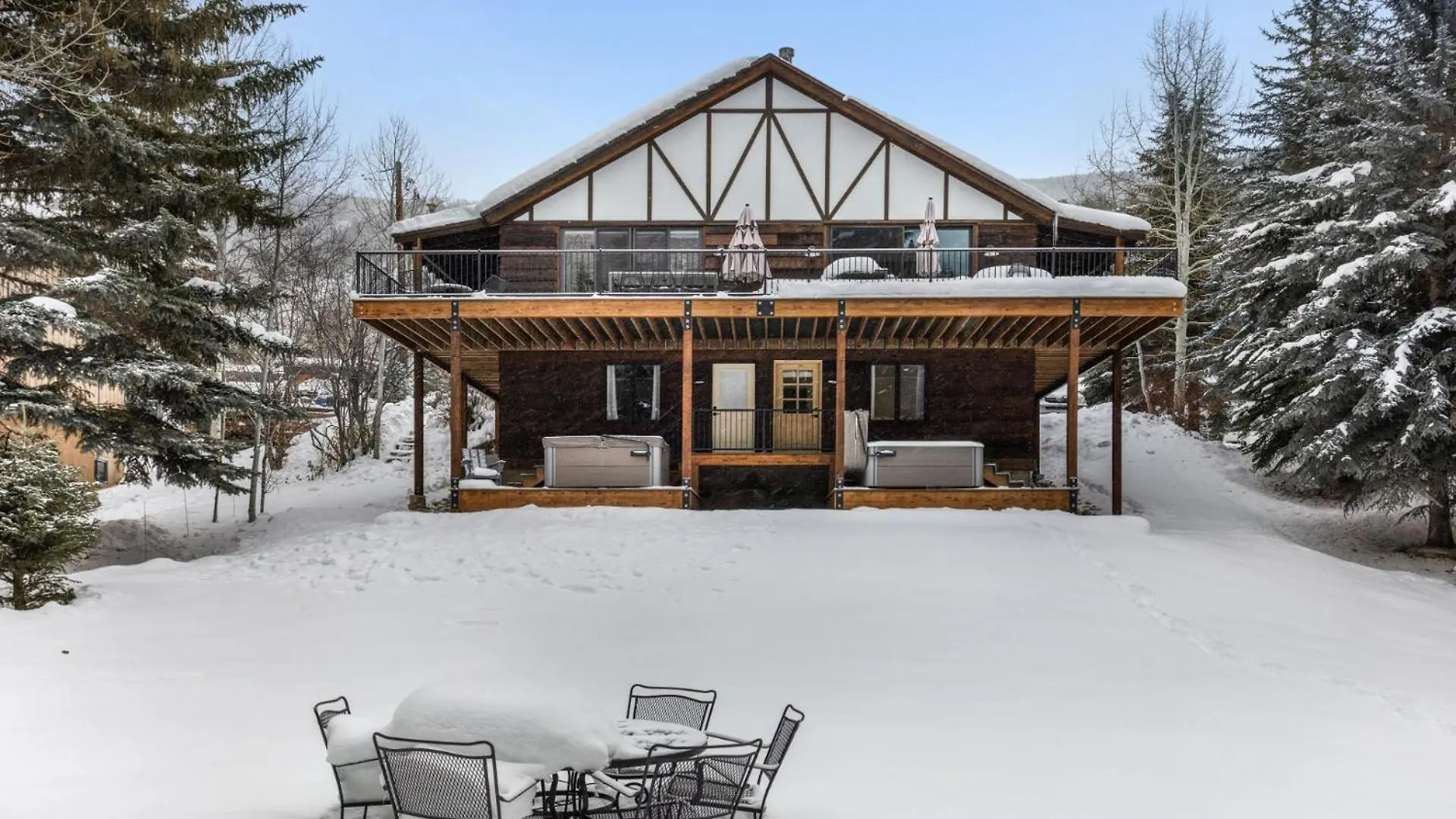 Holiday home Novelle - Renovated, Chic Contemporary On Gore Creek With Hot Tub