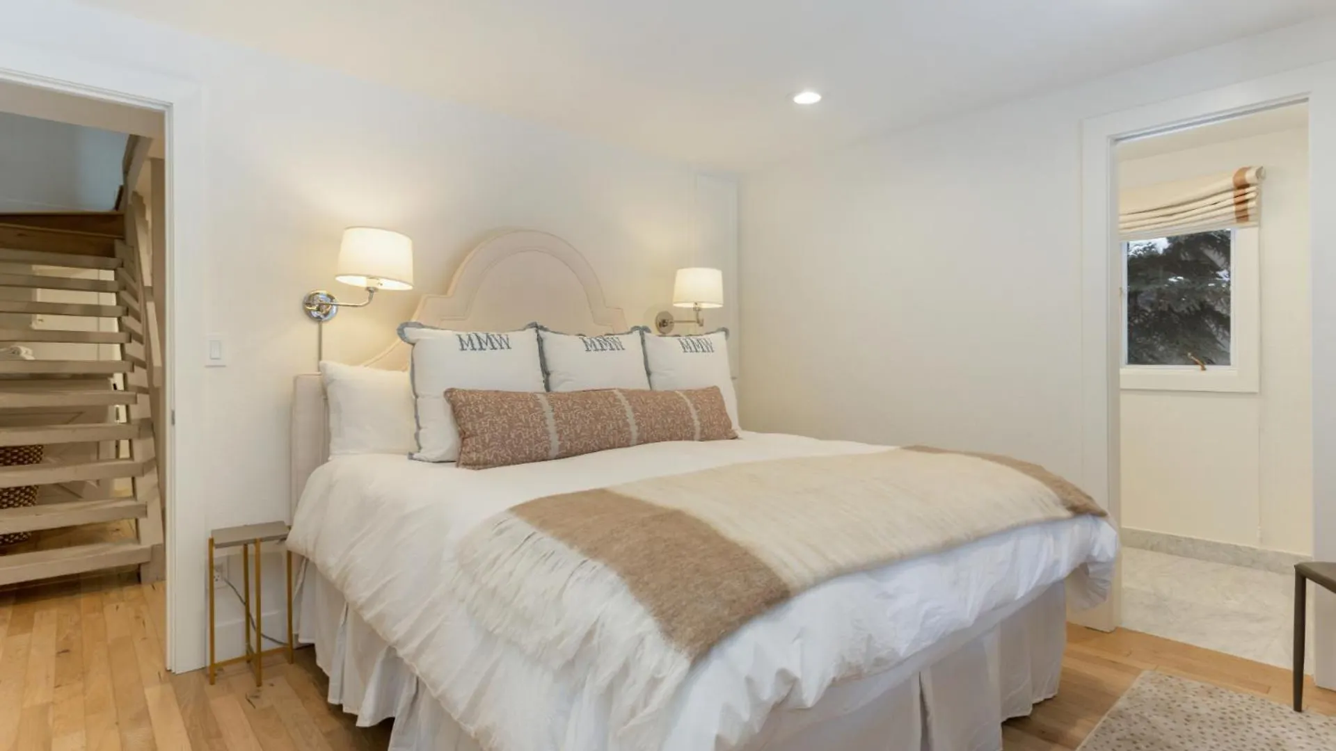 Novelle - Renovated, Chic Contemporary On Gore Creek With Hot Tub Holiday home Vail