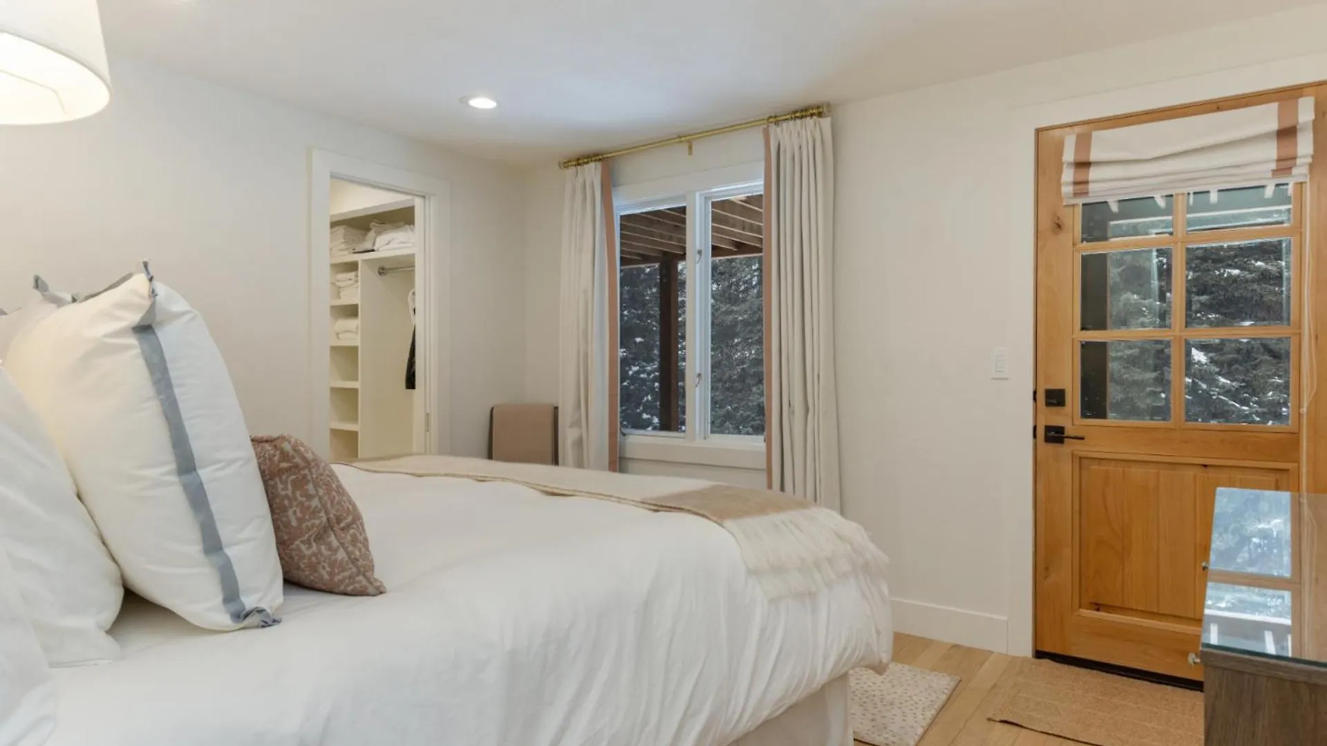 Holiday home Novelle - Renovated, Chic Contemporary On Gore Creek With Hot Tub