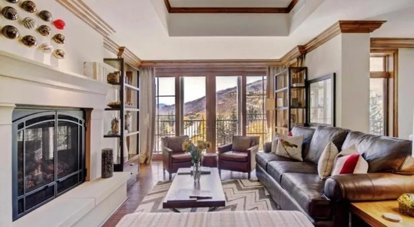 The Ritz-carlton Club, ホテル 5*