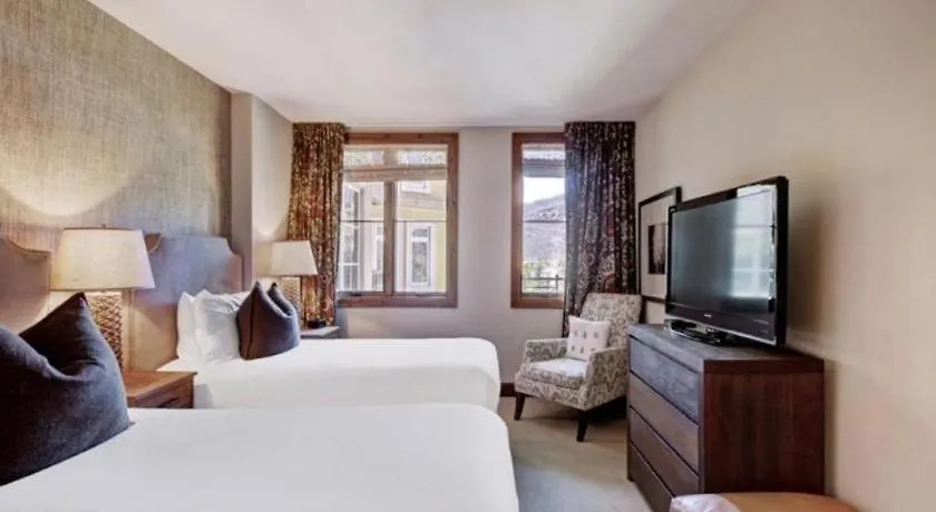 The Ritz-carlton Club, ホテル