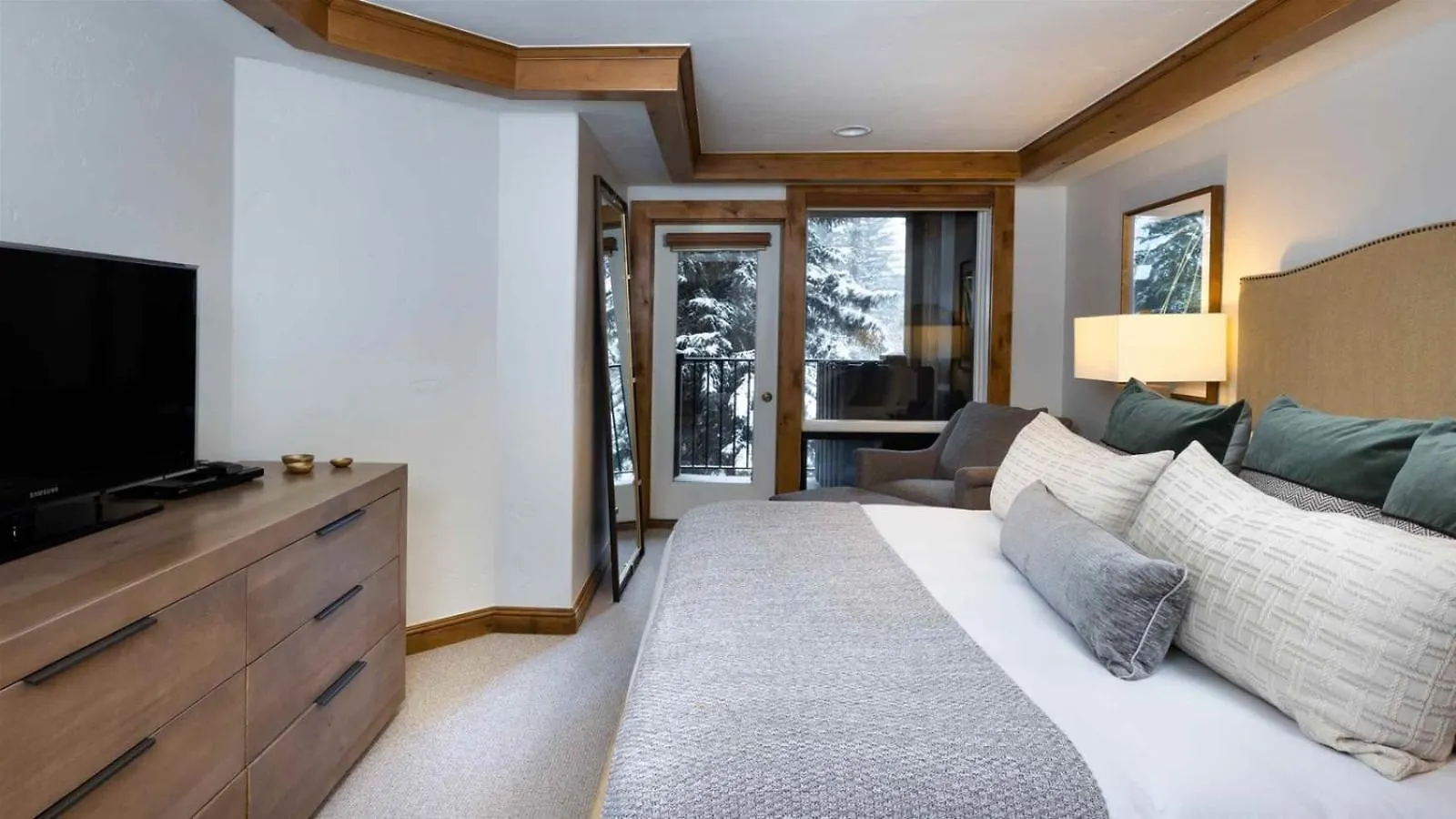 Village Gravity Haus 2 Bedroom * Vail