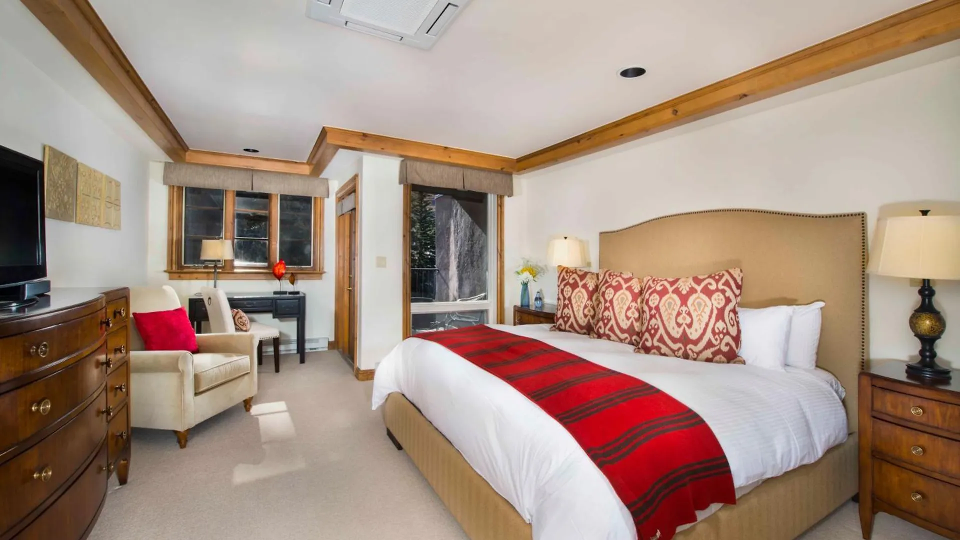 Gravity Haus Lodge