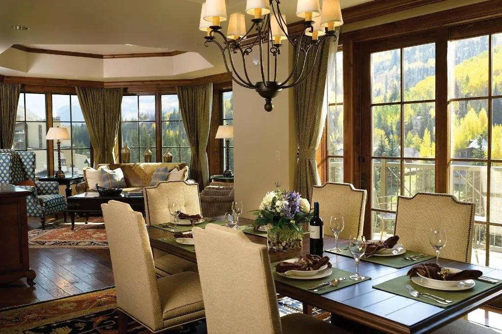 The Ritz-carlton Club, ホテル