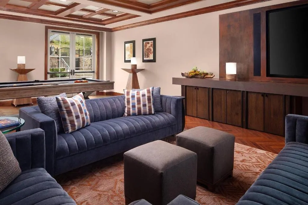 ホテル The Ritz-carlton Club, 5*