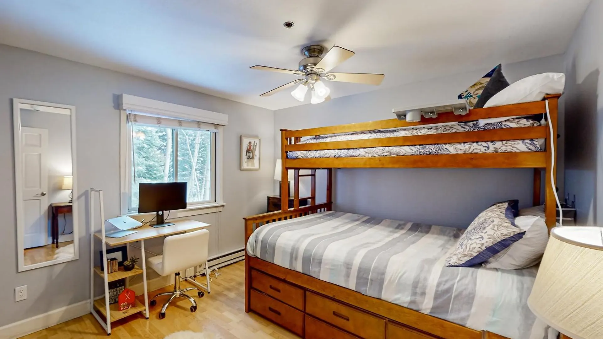 Apartment Dreams *