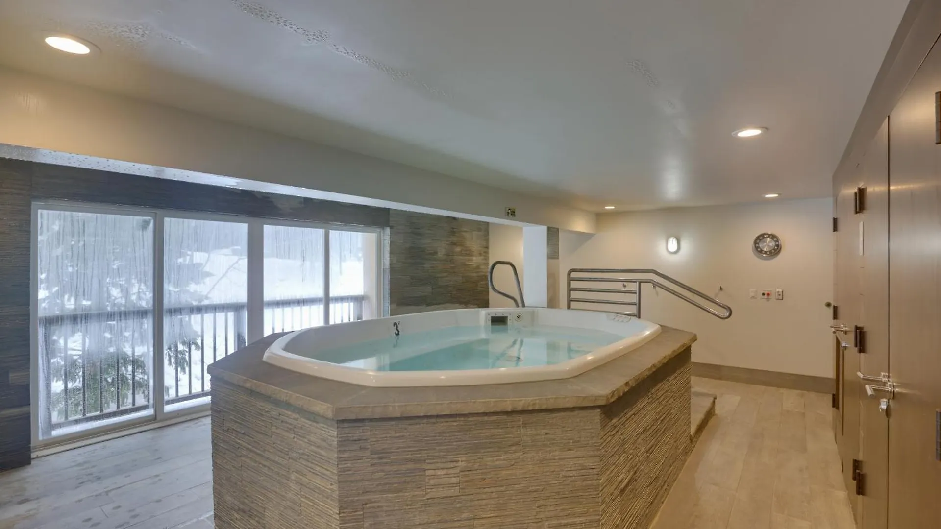 Apartment With Hot Tub Access - Quick Bus Trip To Ski! Vail