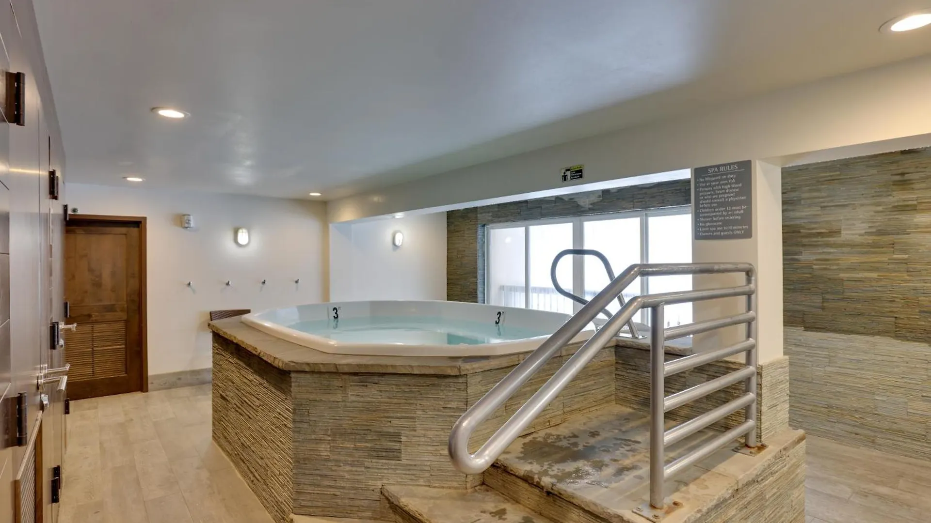 With Hot Tub Access - Quick Bus Trip To Ski! Apartment