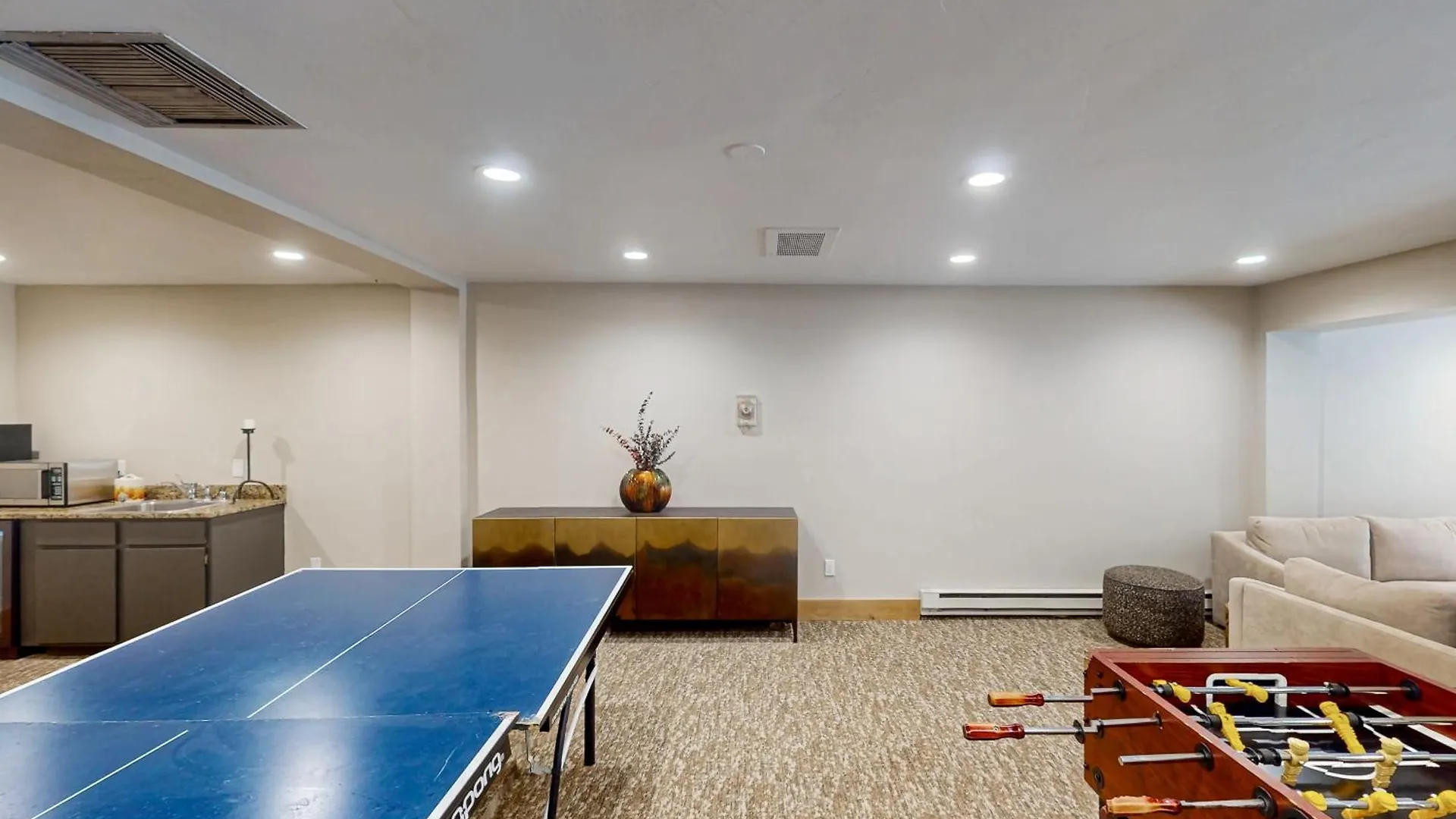 Fallridge Apartment *