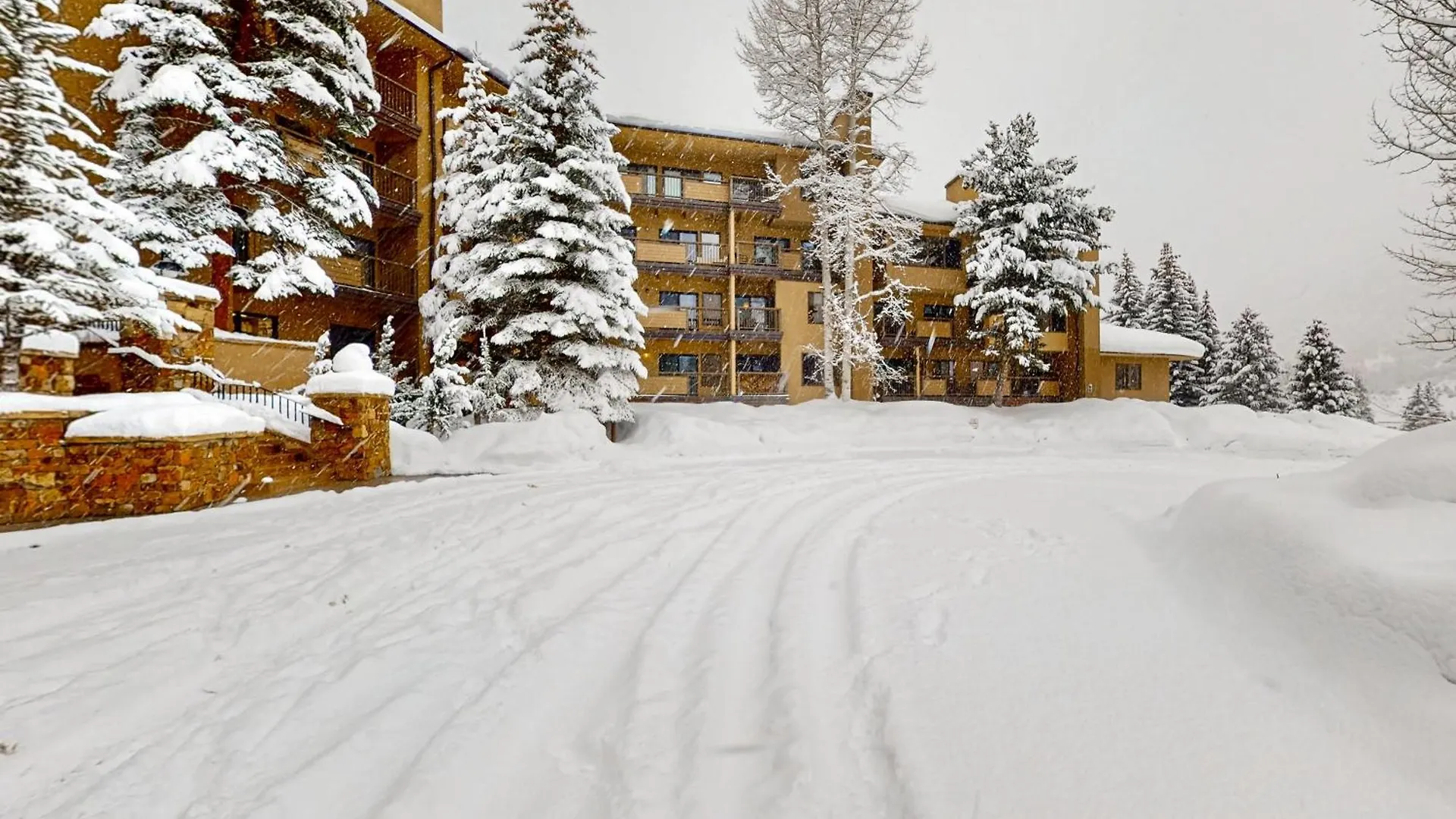 Fallridge Apartment