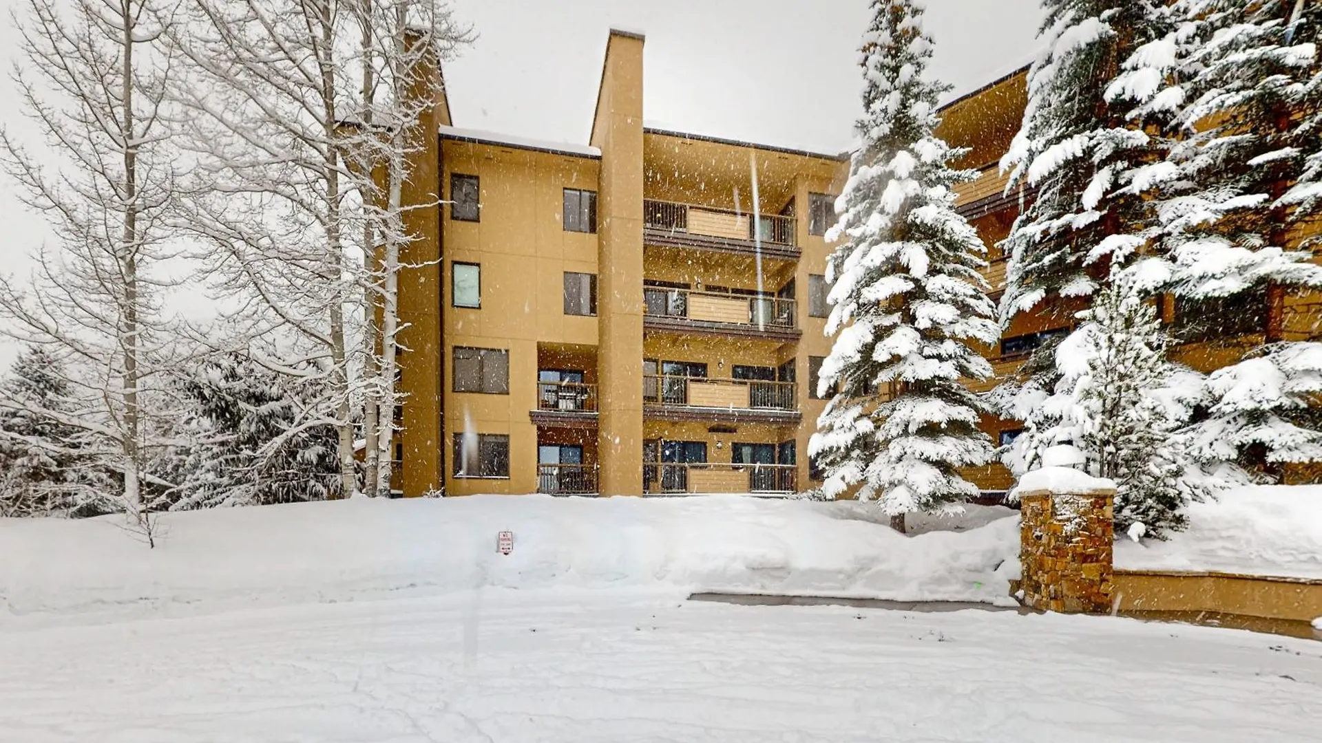 Fallridge Apartment