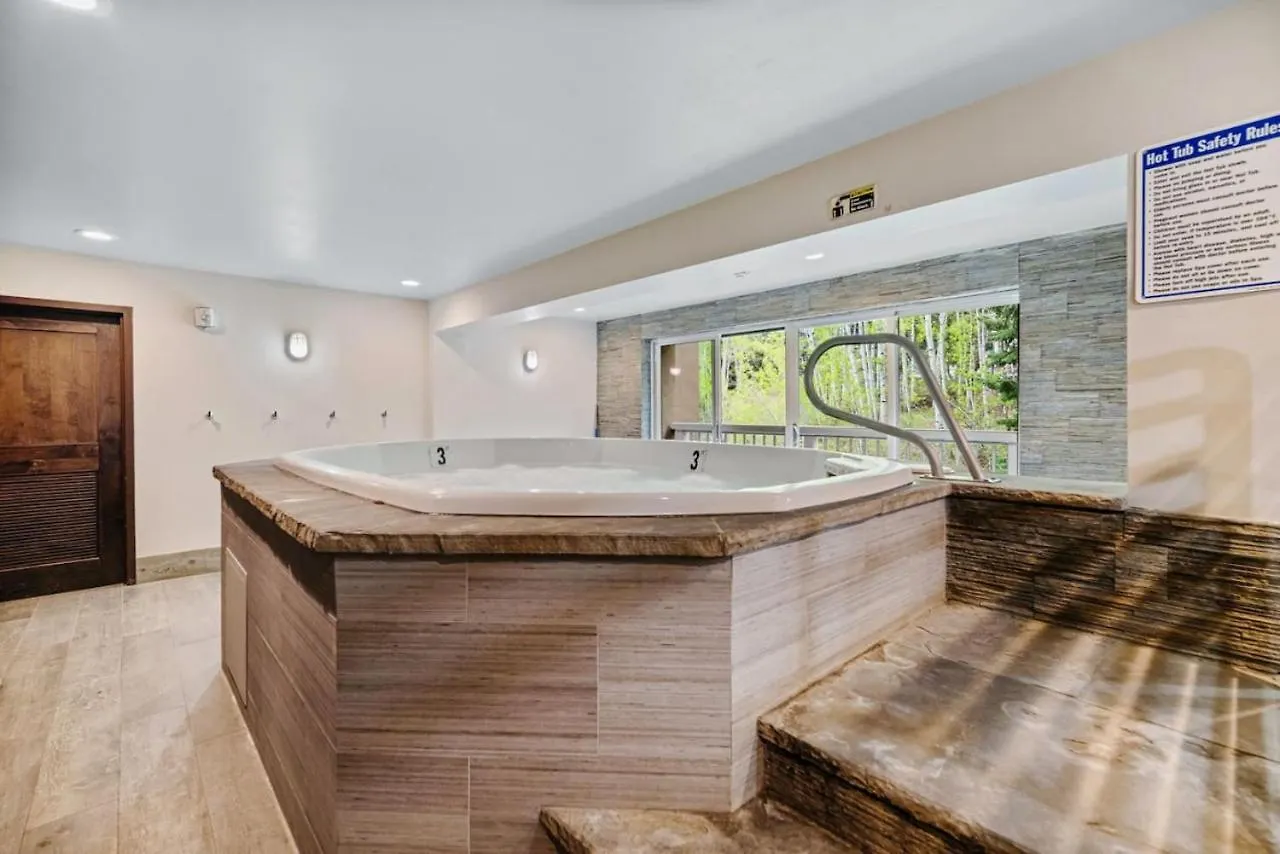 Apartment Perfectly Located Hot Tub On Bus Lines *