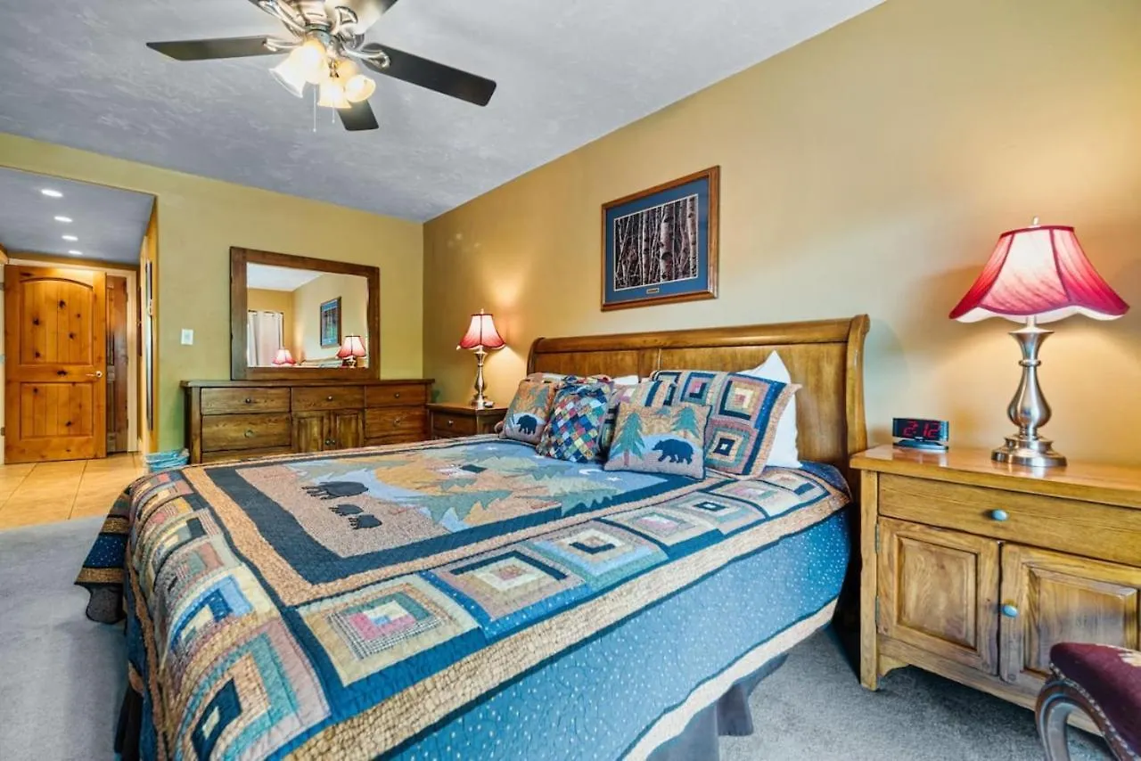 Perfectly Located Hot Tub On Bus Lines Apartment Vail